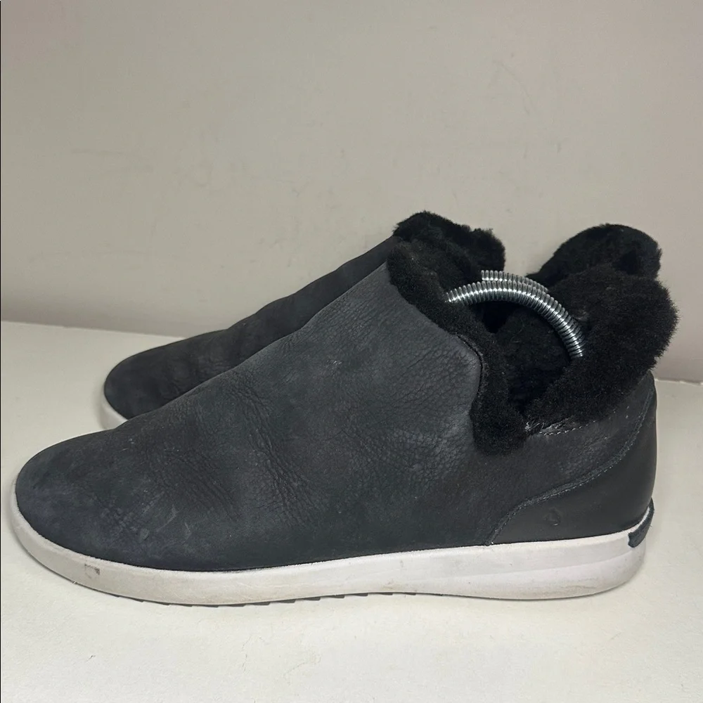 Olukai women’s Black faux fur leather Slip-On booties